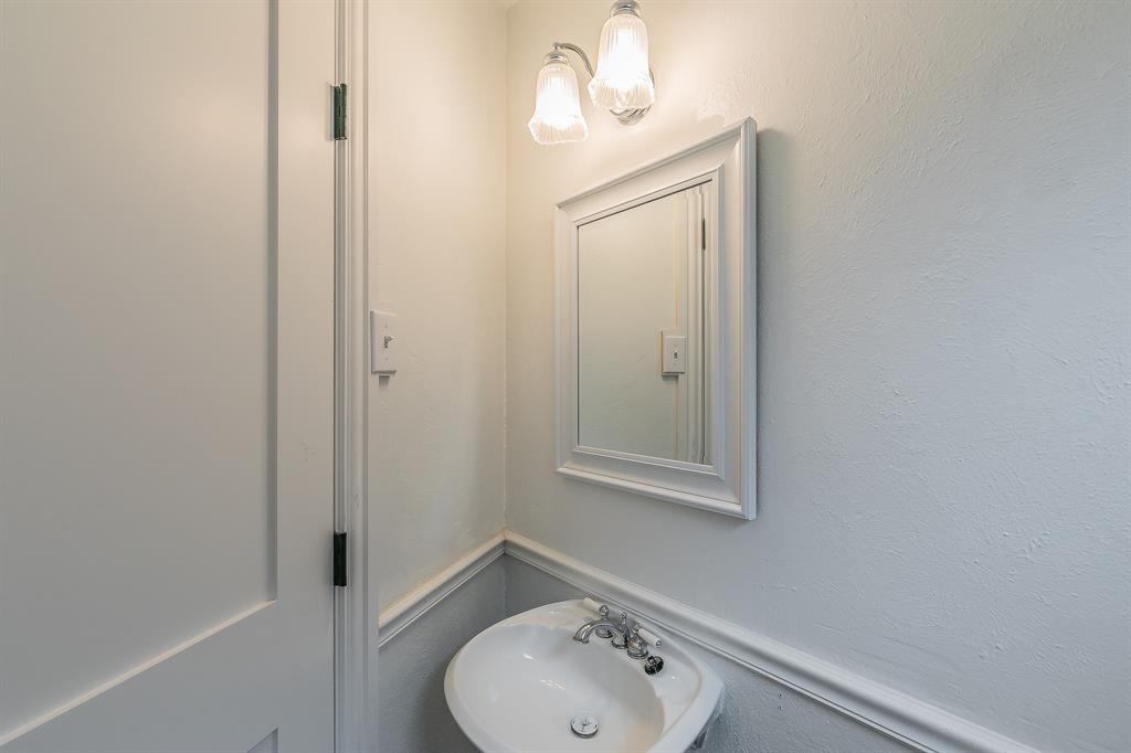 8559 S Mediterranean Circle, Dallas, TX 75238