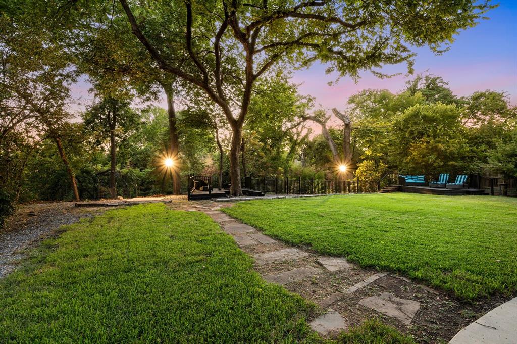 8559 S Mediterranean Circle, Dallas, TX 75238