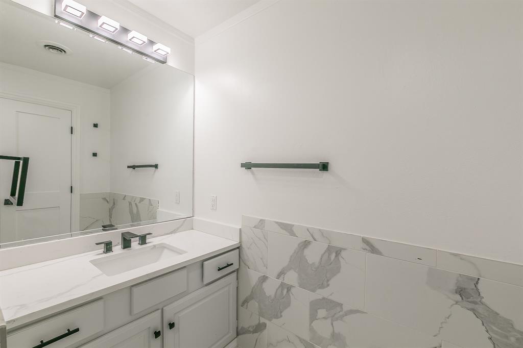 8559 S Mediterranean Circle, Dallas, TX 75238