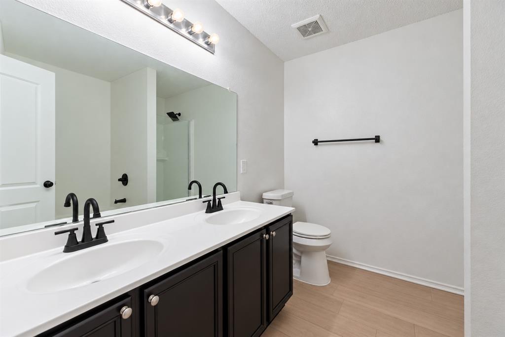 248 Meadowcrest Drive, Terrell, TX 75160