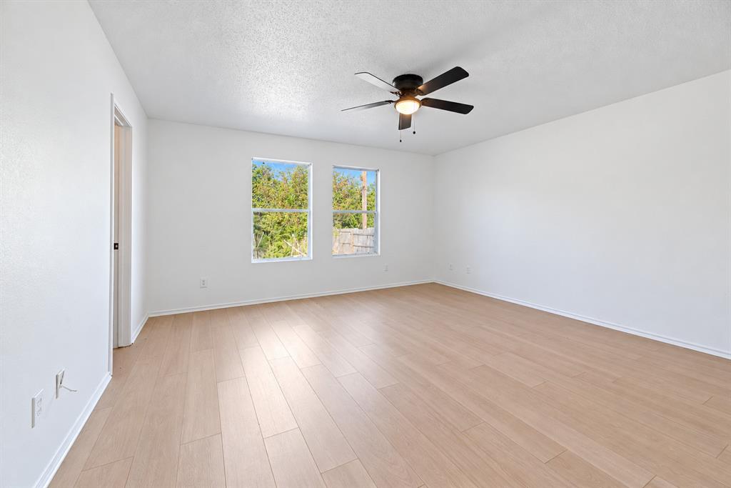 248 Meadowcrest Drive, Terrell, TX 75160