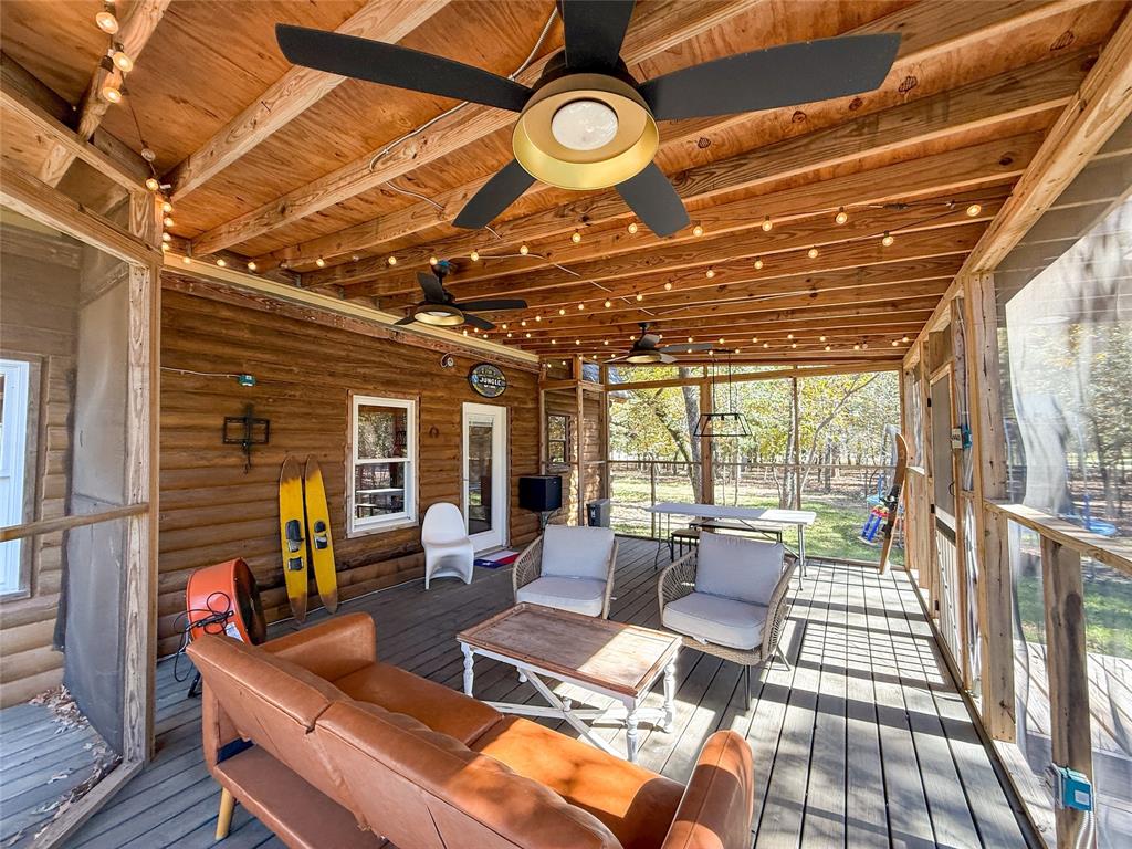 7386 Clint Ct, Athens, TX 75752