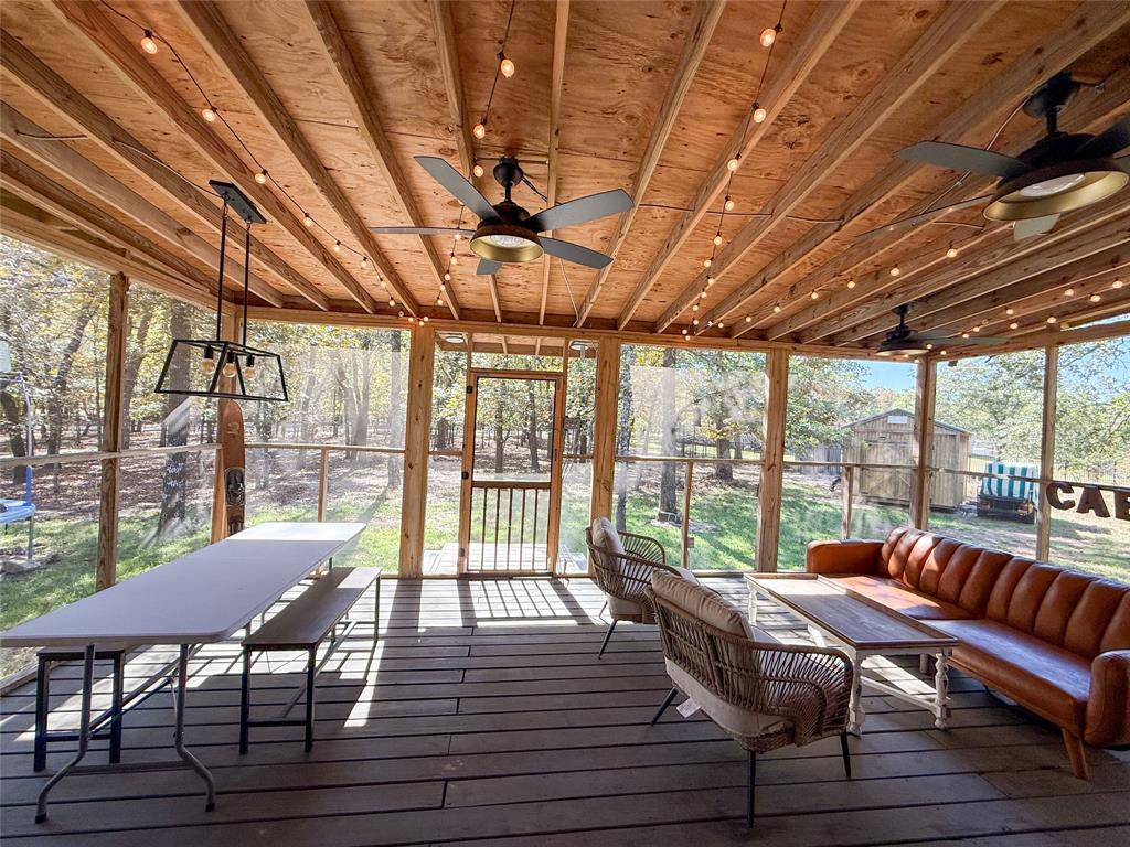7386 Clint Ct, Athens, TX 75752
