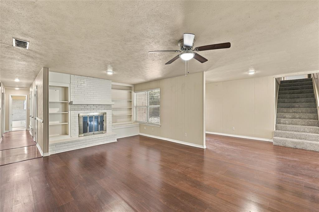 145 Hillside Lane, DeSoto, TX 75115