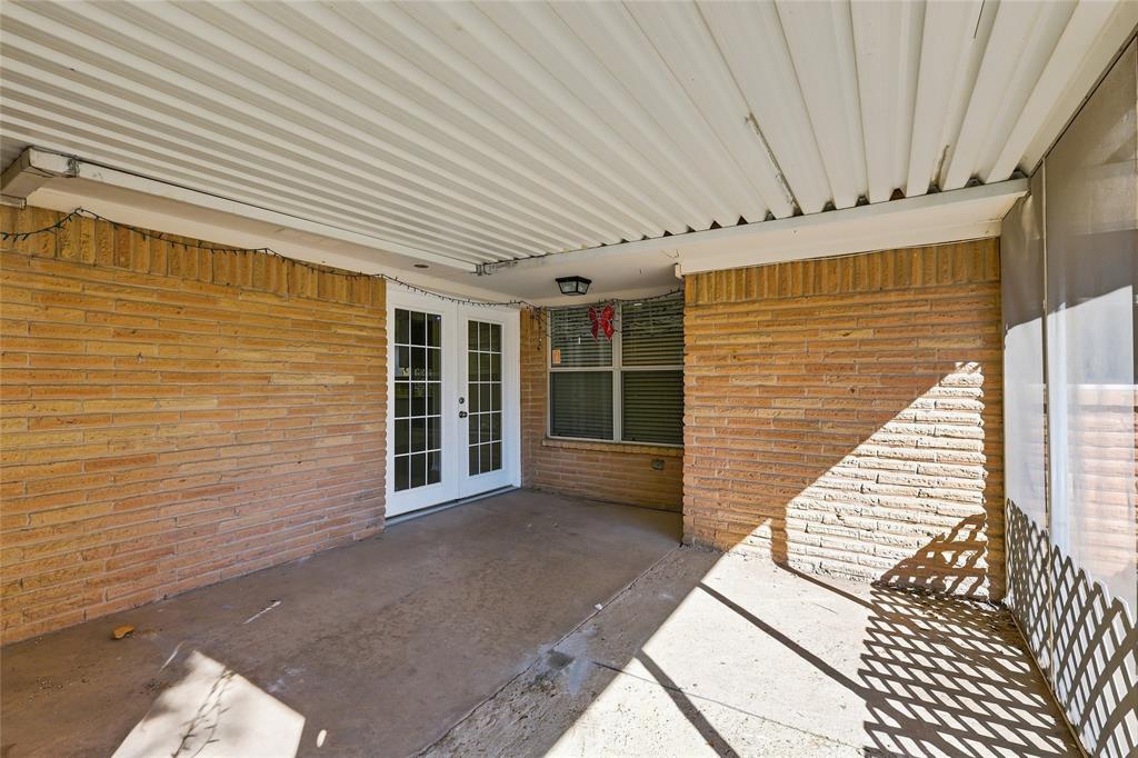 145 Hillside Lane, DeSoto, TX 75115