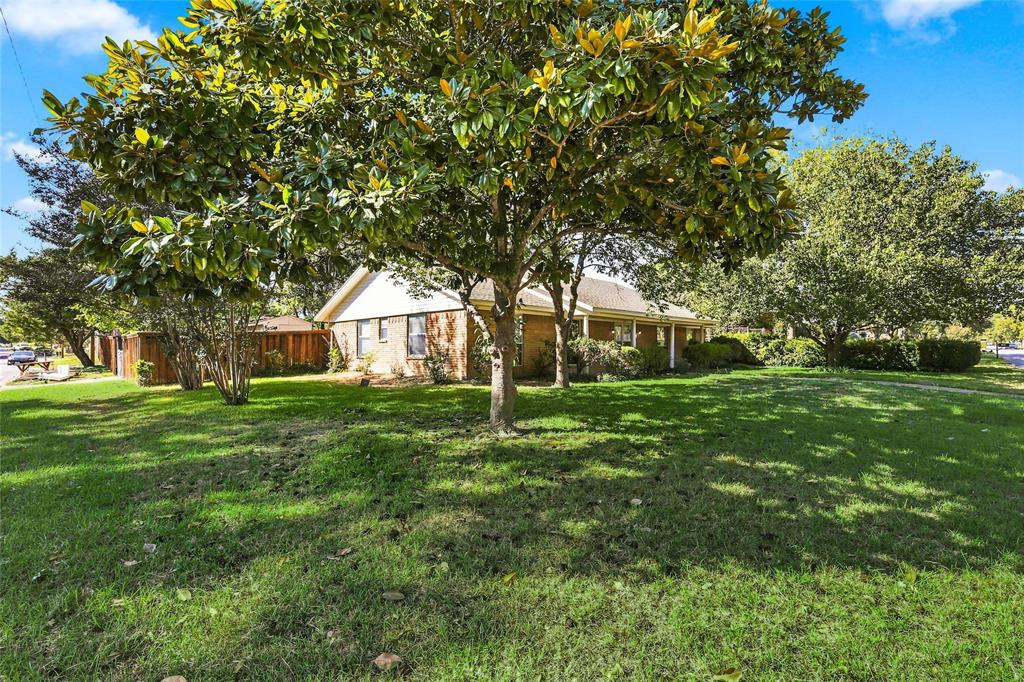 145 Hillside Lane, DeSoto, TX 75115