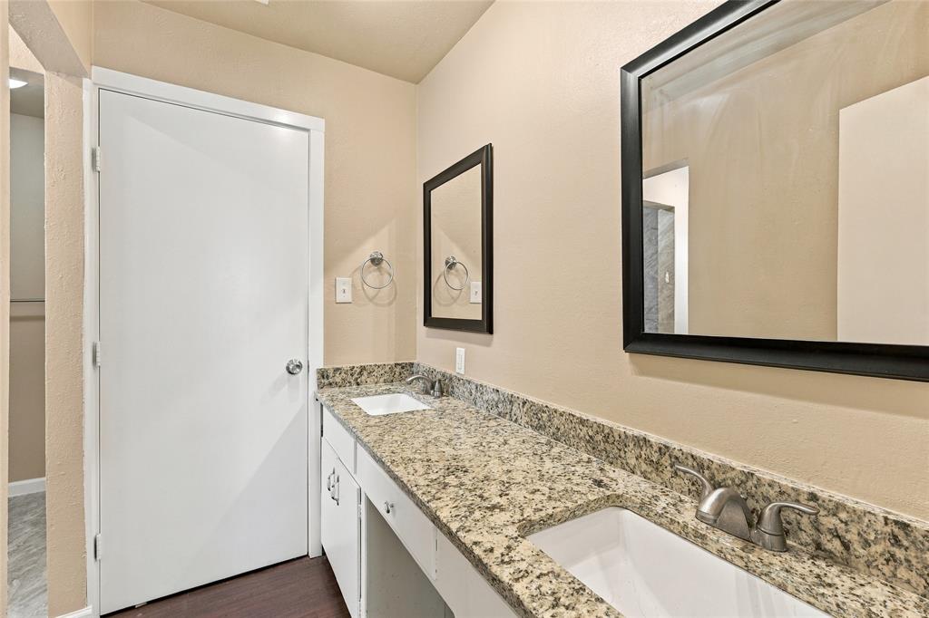 145 Hillside Lane, DeSoto, TX 75115
