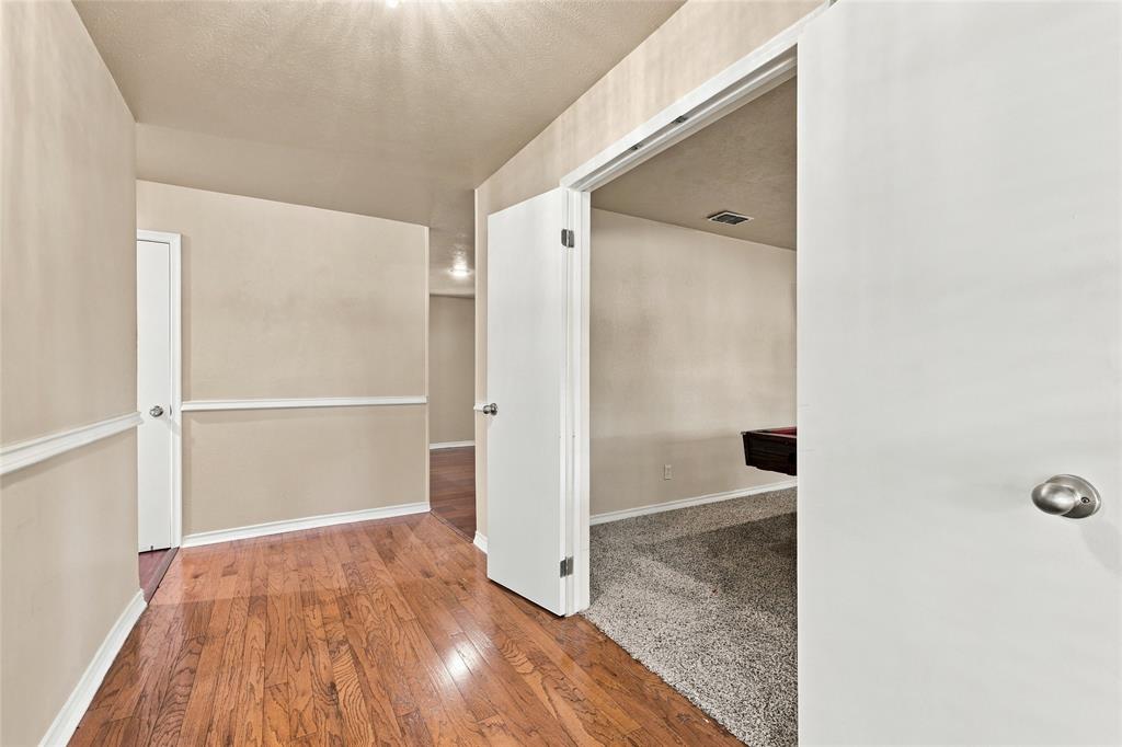145 Hillside Lane, DeSoto, TX 75115
