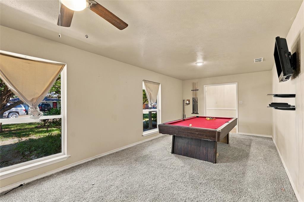 145 Hillside Lane, DeSoto, TX 75115
