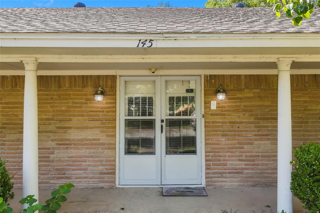 145 Hillside Lane, DeSoto, TX 75115