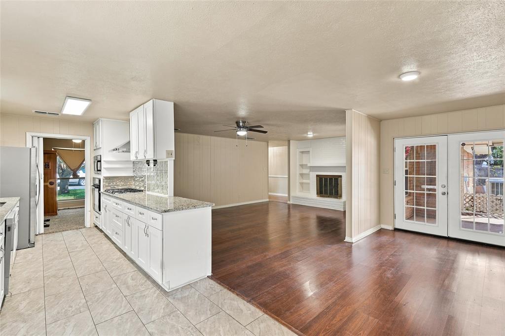 145 Hillside Lane, DeSoto, TX 75115