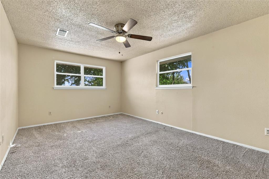 145 Hillside Lane, DeSoto, TX 75115