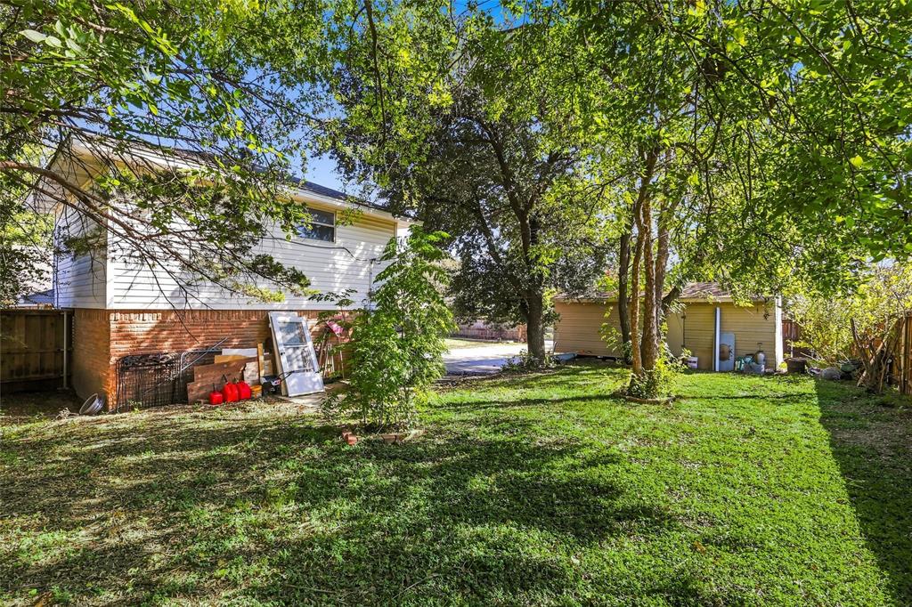 145 Hillside Lane, DeSoto, TX 75115