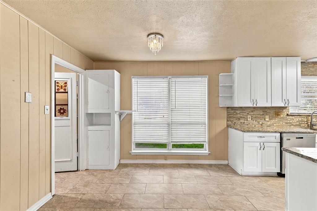 145 Hillside Lane, DeSoto, TX 75115