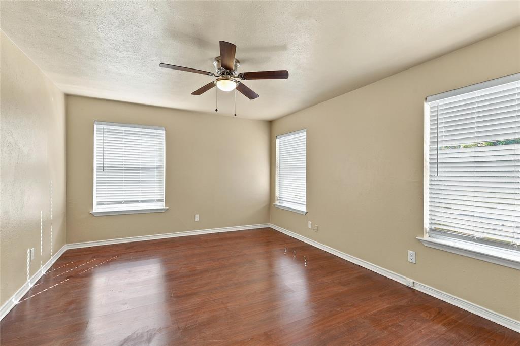 145 Hillside Lane, DeSoto, TX 75115