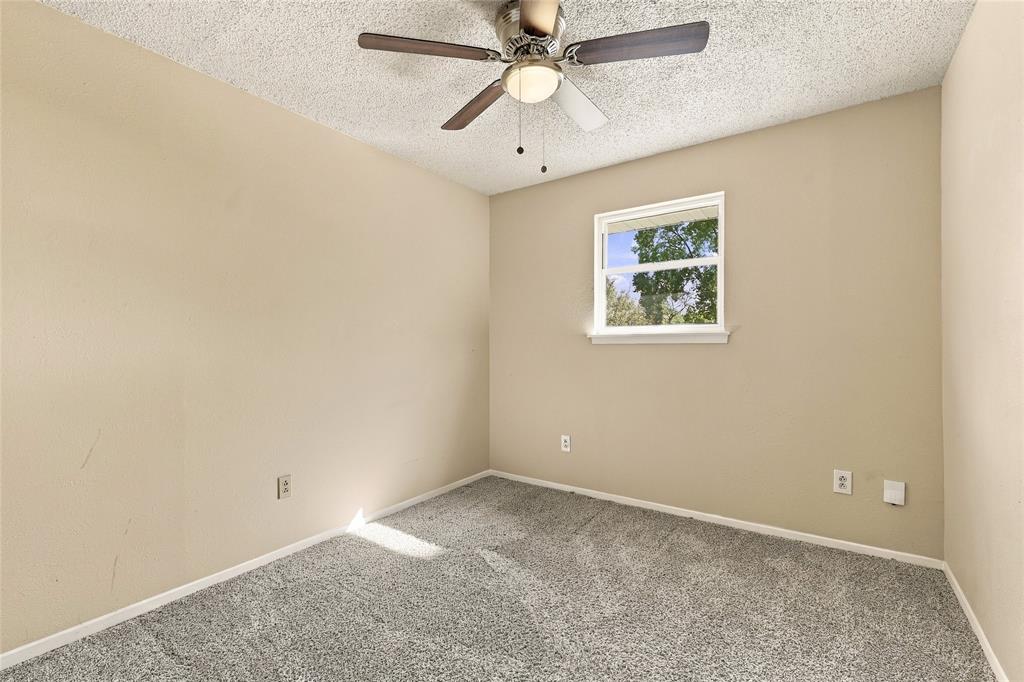 145 Hillside Lane, DeSoto, TX 75115