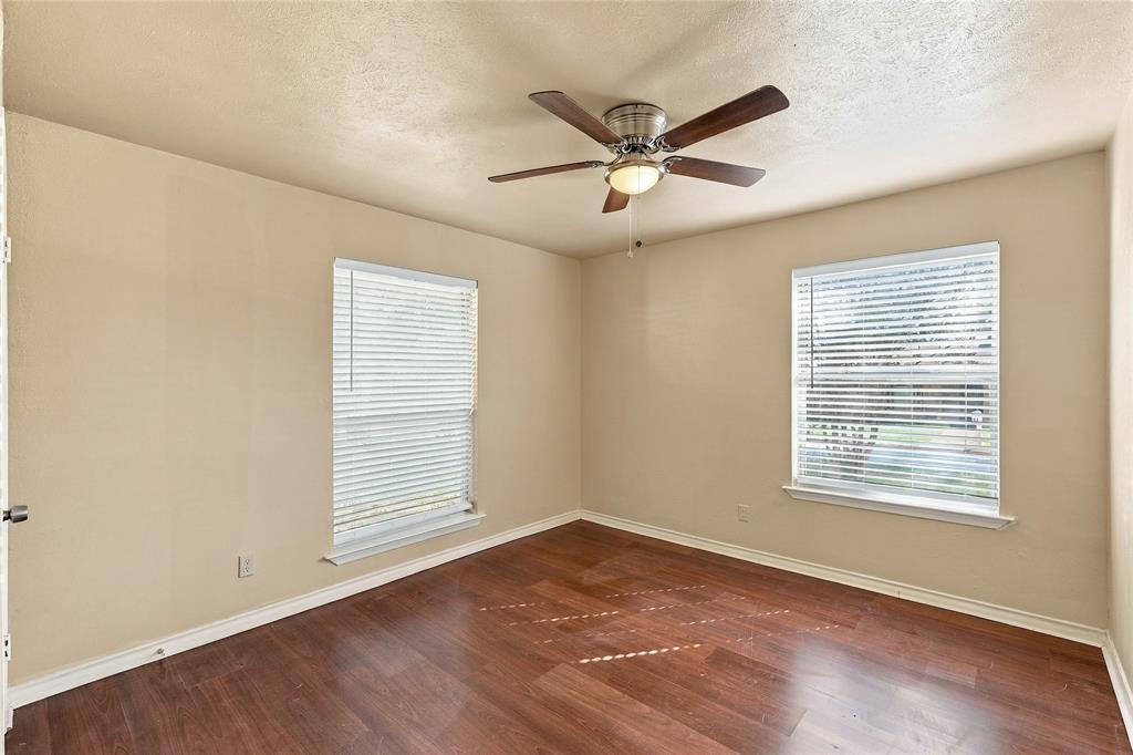 145 Hillside Lane, DeSoto, TX 75115