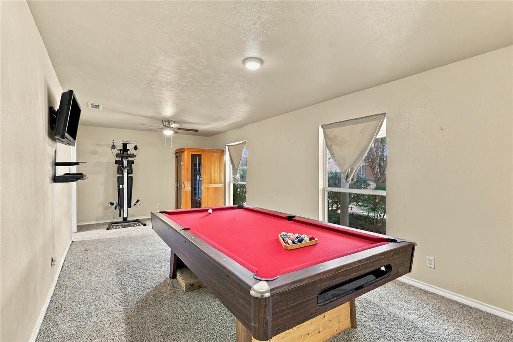 145 Hillside Lane, DeSoto, TX 75115