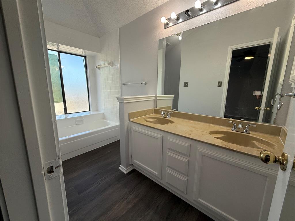 1204 Bittersweet Cove, DeSoto, TX 75115