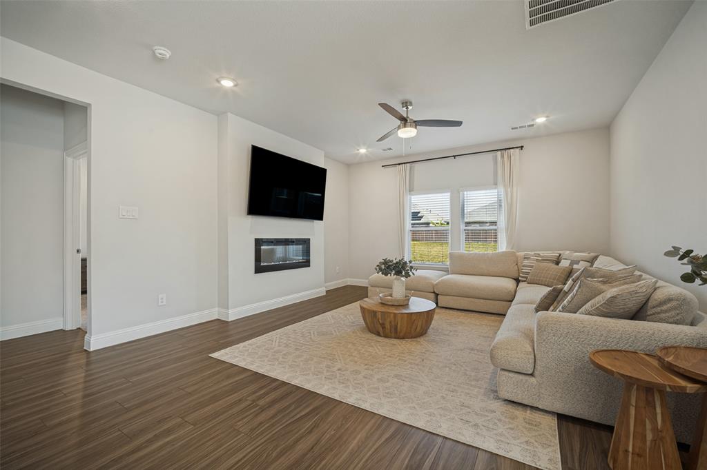 648 Cari Lane, Forney, TX 75126