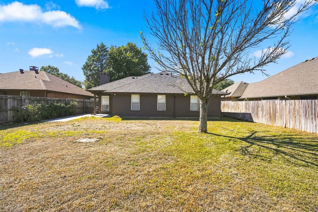 806 Oak Drive, Ennis, TX 75119