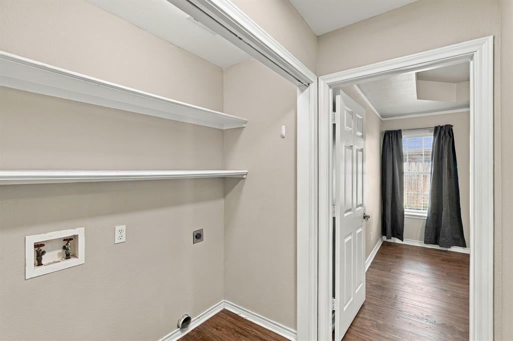 806 Oak Drive, Ennis, TX 75119