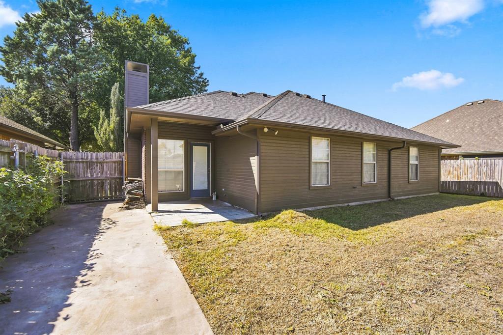 806 Oak Drive, Ennis, TX 75119