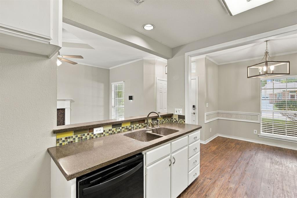 806 Oak Drive, Ennis, TX 75119