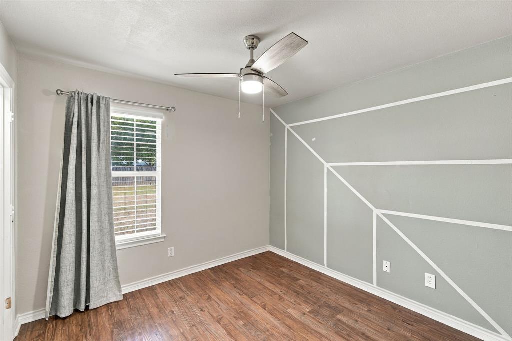 806 Oak Drive, Ennis, TX 75119