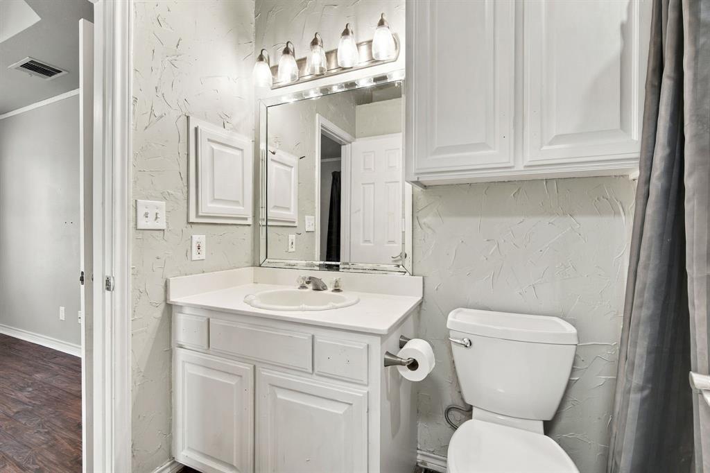 806 Oak Drive, Ennis, TX 75119