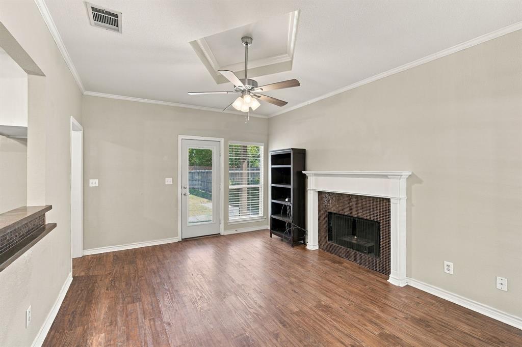806 Oak Drive, Ennis, TX 75119 806 Oak Drive, Ennis, TX 75119