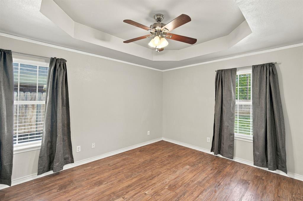 806 Oak Drive, Ennis, TX 75119