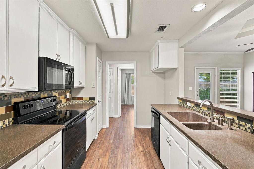 806 Oak Drive, Ennis, TX 75119