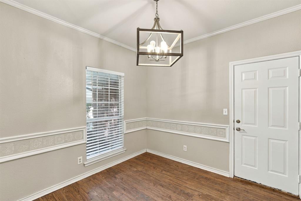 806 Oak Drive, Ennis, TX 75119