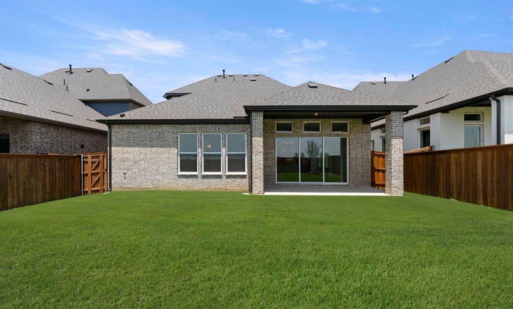 Rear Exterior Design Representative Photo