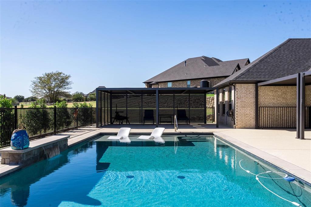 716 Coastal Meadows Court, Granbury, TX 76049