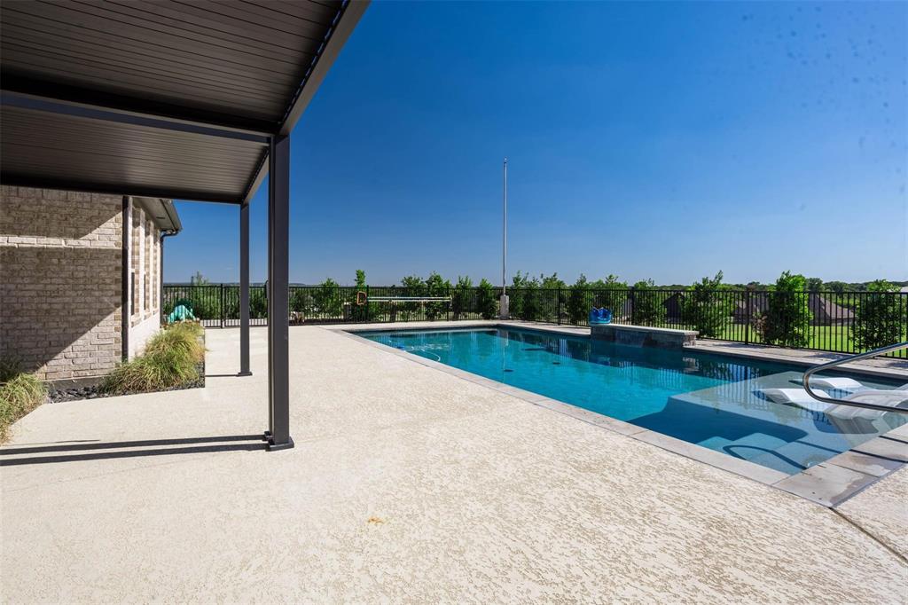 716 Coastal Meadows Court, Granbury, TX 76049