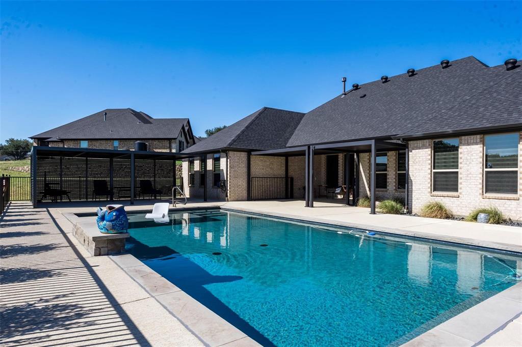 716 Coastal Meadows Court, Granbury, TX 76049