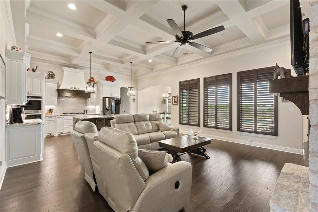 716 Coastal Meadows Court, Granbury, TX 76049