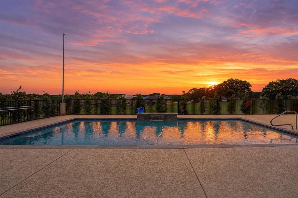 716 Coastal Meadows Court, Granbury, TX 76049