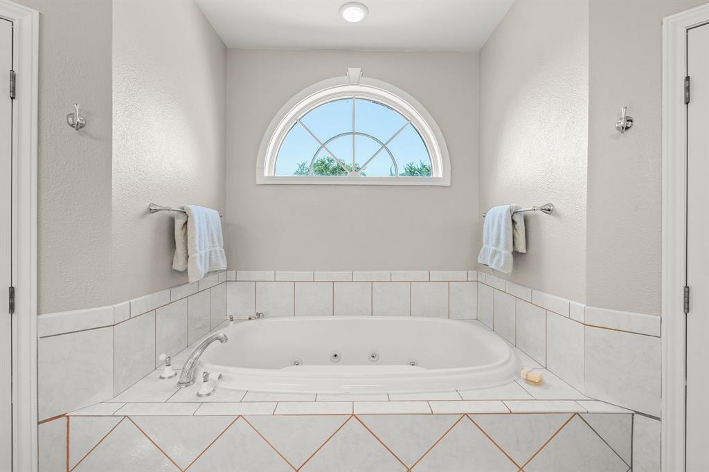 Large Spa Tub