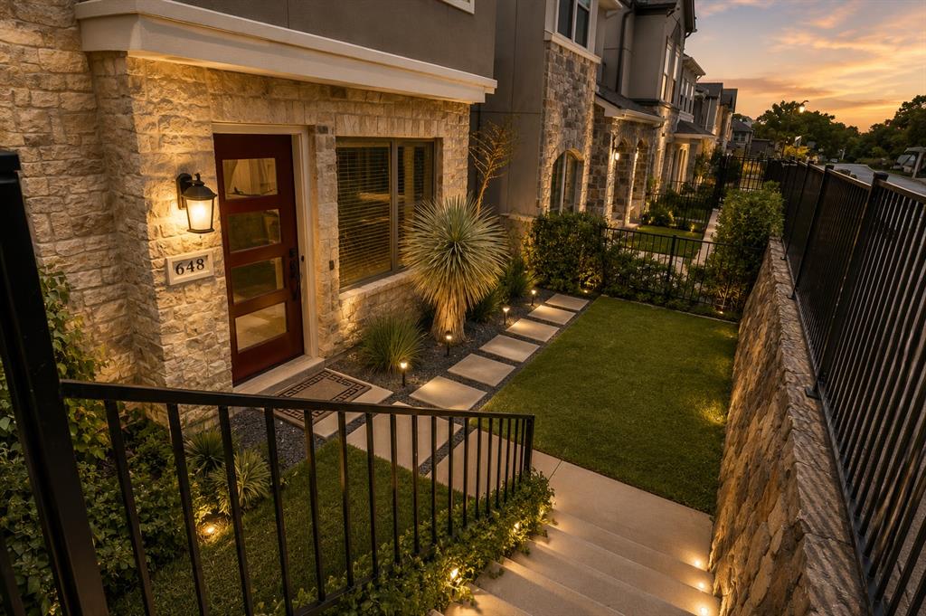 648 Aspen Valley Lane, Dallas, TX 75208