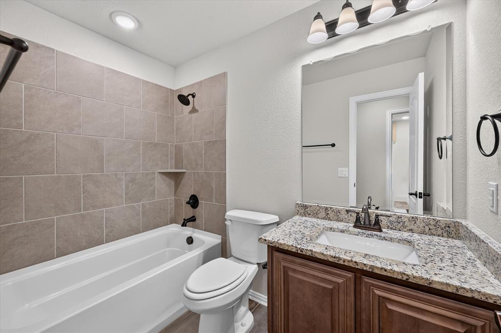1941 Silverleaf Drive, Glenn Heights, TX 75154