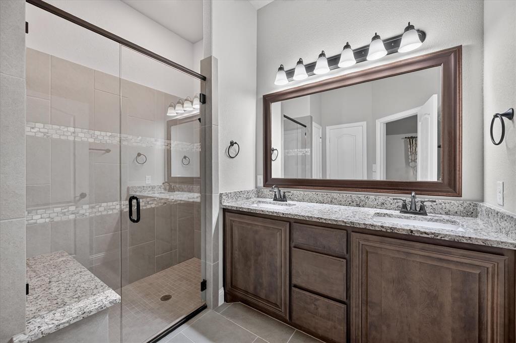 1941 Silverleaf Drive, Glenn Heights, TX 75154