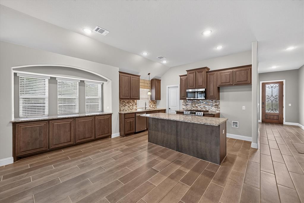 1941 Silverleaf Drive, Glenn Heights, TX 75154