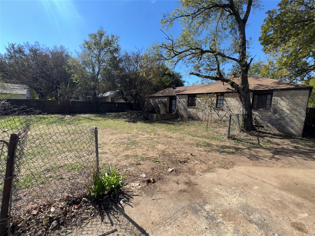 2242 Lolita Drive, Dallas, TX 75227