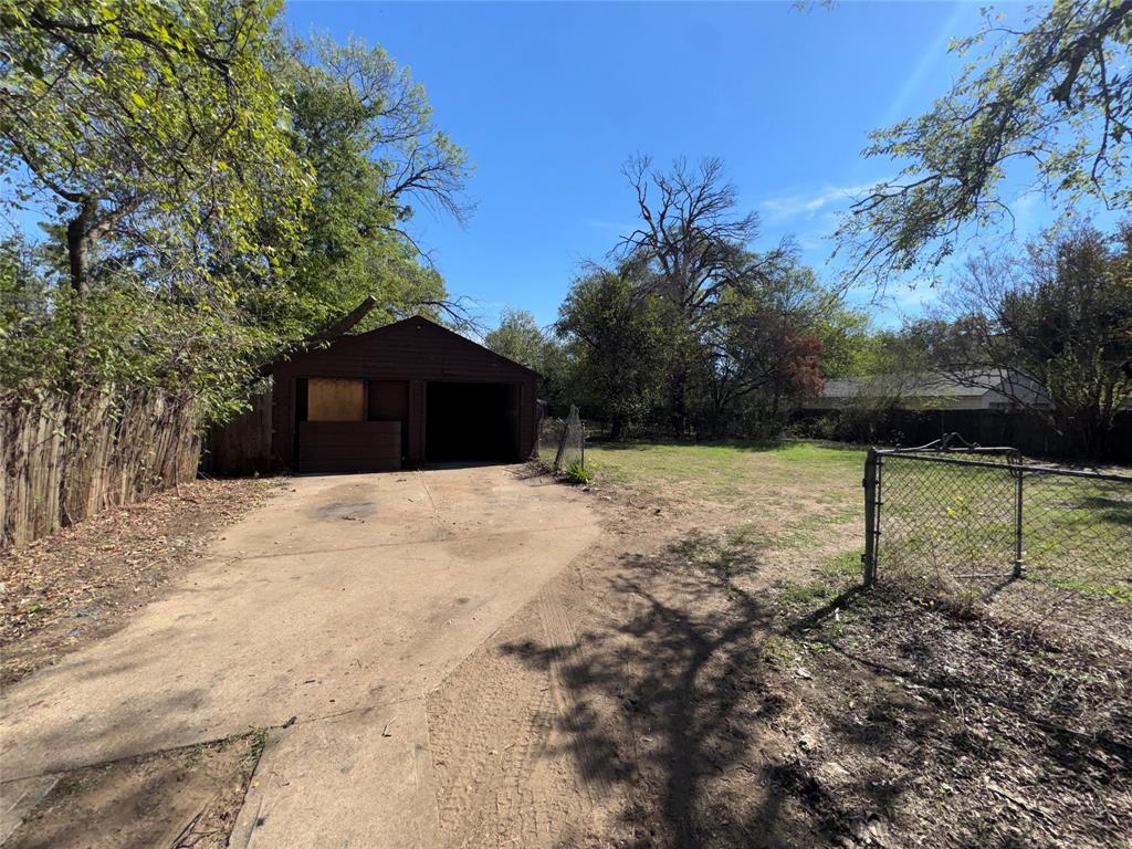 2242 Lolita Drive, Dallas, TX 75227