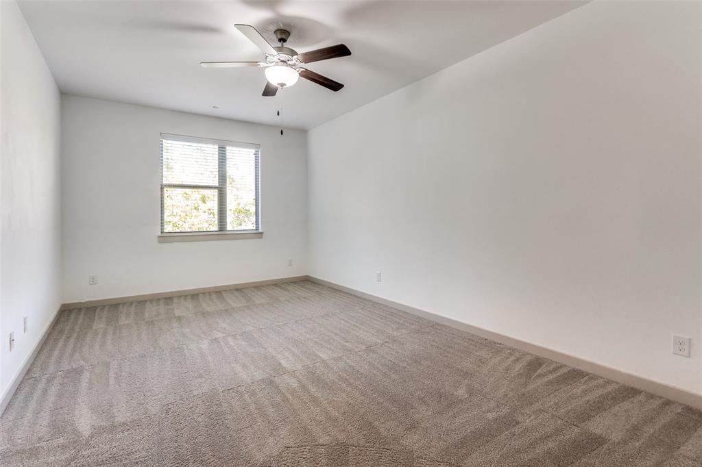 Large secondary bedroom