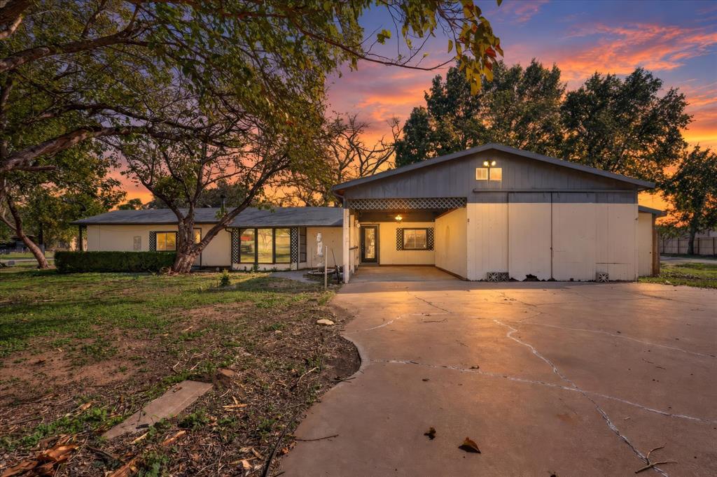 3801 Montego Bay Court, Granbury, TX 76049 3801 Montego Bay Court, Granbury, TX 76049
