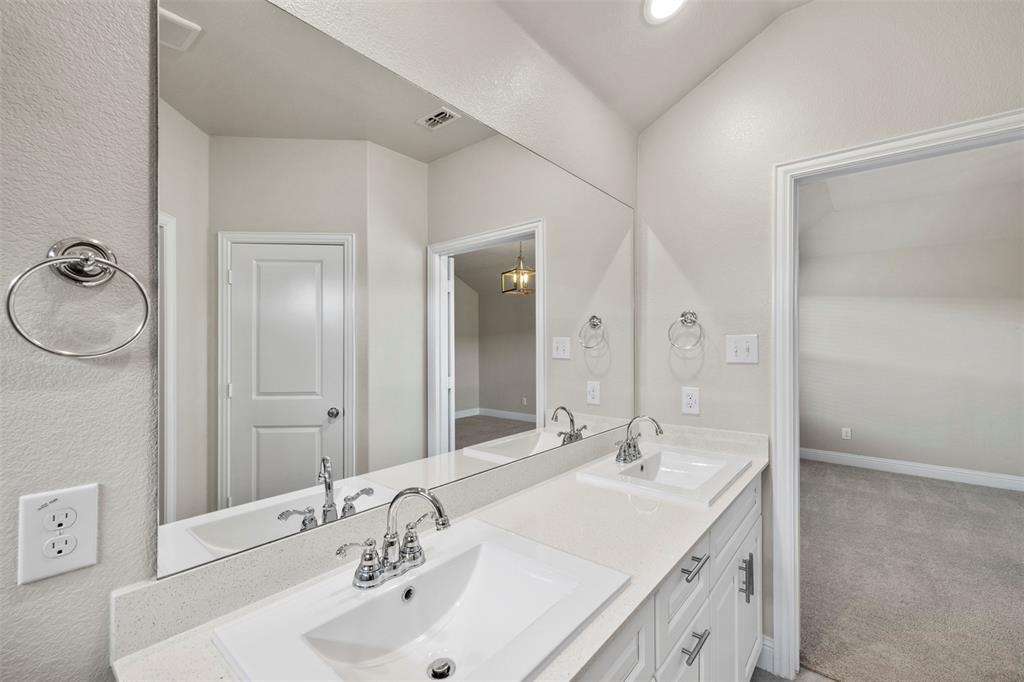 3713 Sweetclover Drive, McKinney, TX 75071